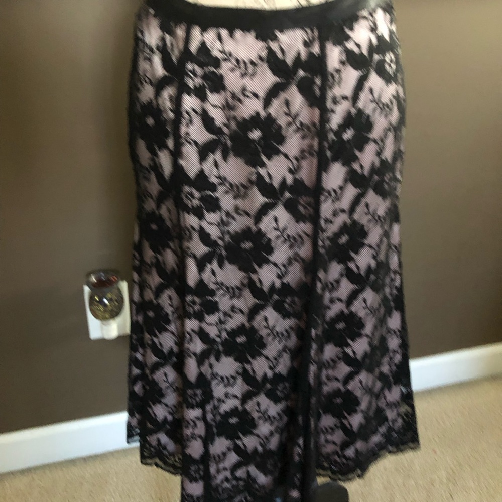 Pink/Black Crochet/Silk effect skirt.  NWT.